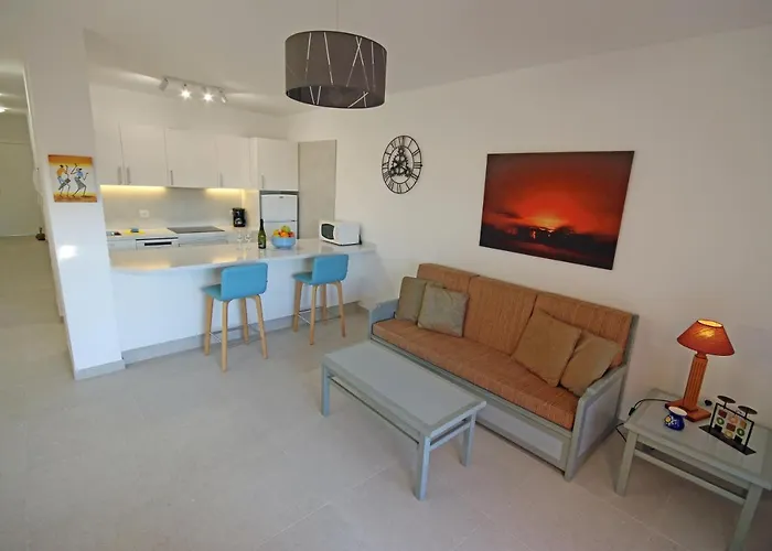 Апартаменты Marineda By Rentmedano Newly Renovated, Ocean View, Wifi, Parking, Pool Эль-Медано